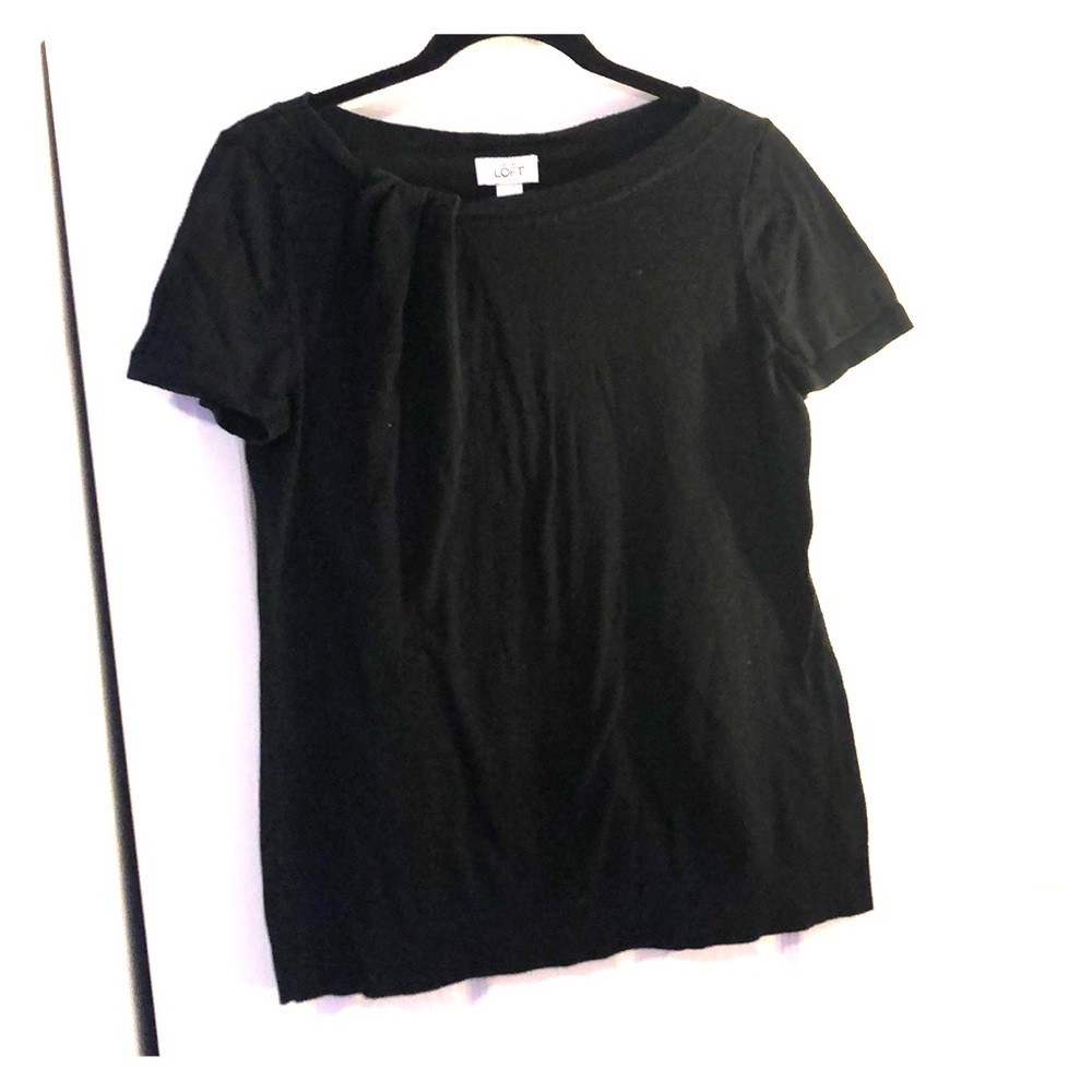 Cute short sleeved sweater/top